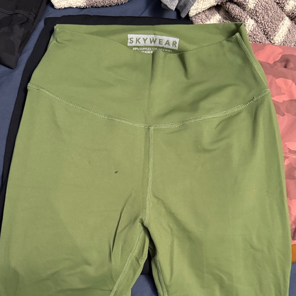 Women’s Olive Leggings scrunch butt